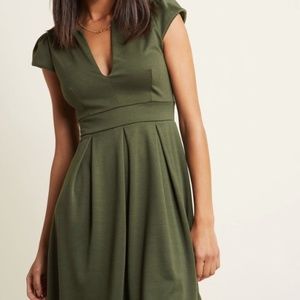 Meet Me at the Punch Bowl green small dress